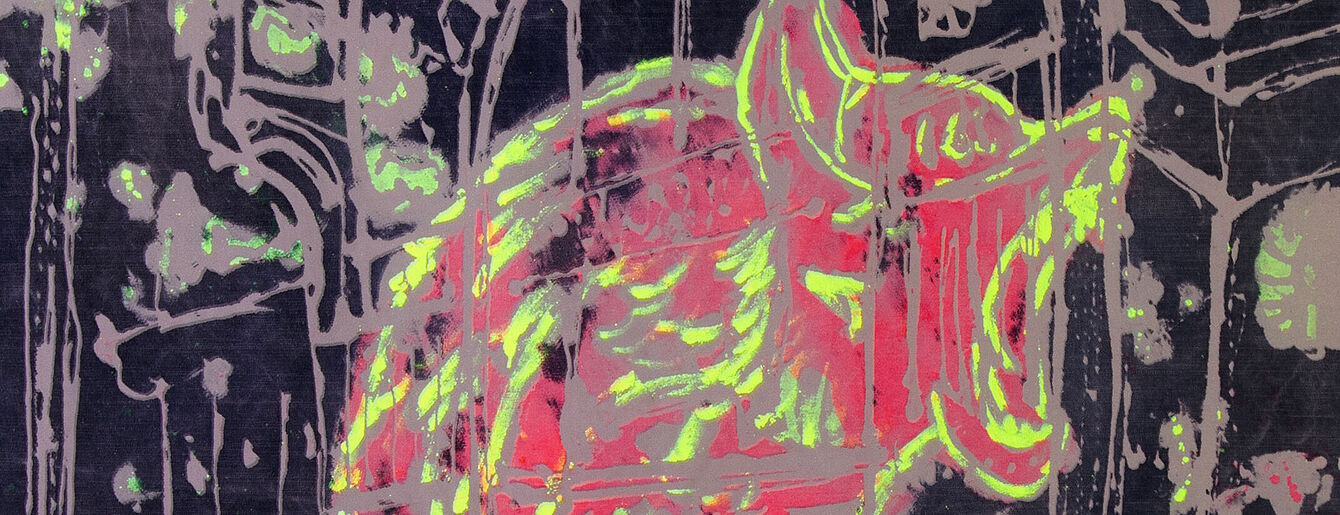 Bildausschnitt eines grob in Neonfarben gemalten Tiers, dass sein Maul aufreißt